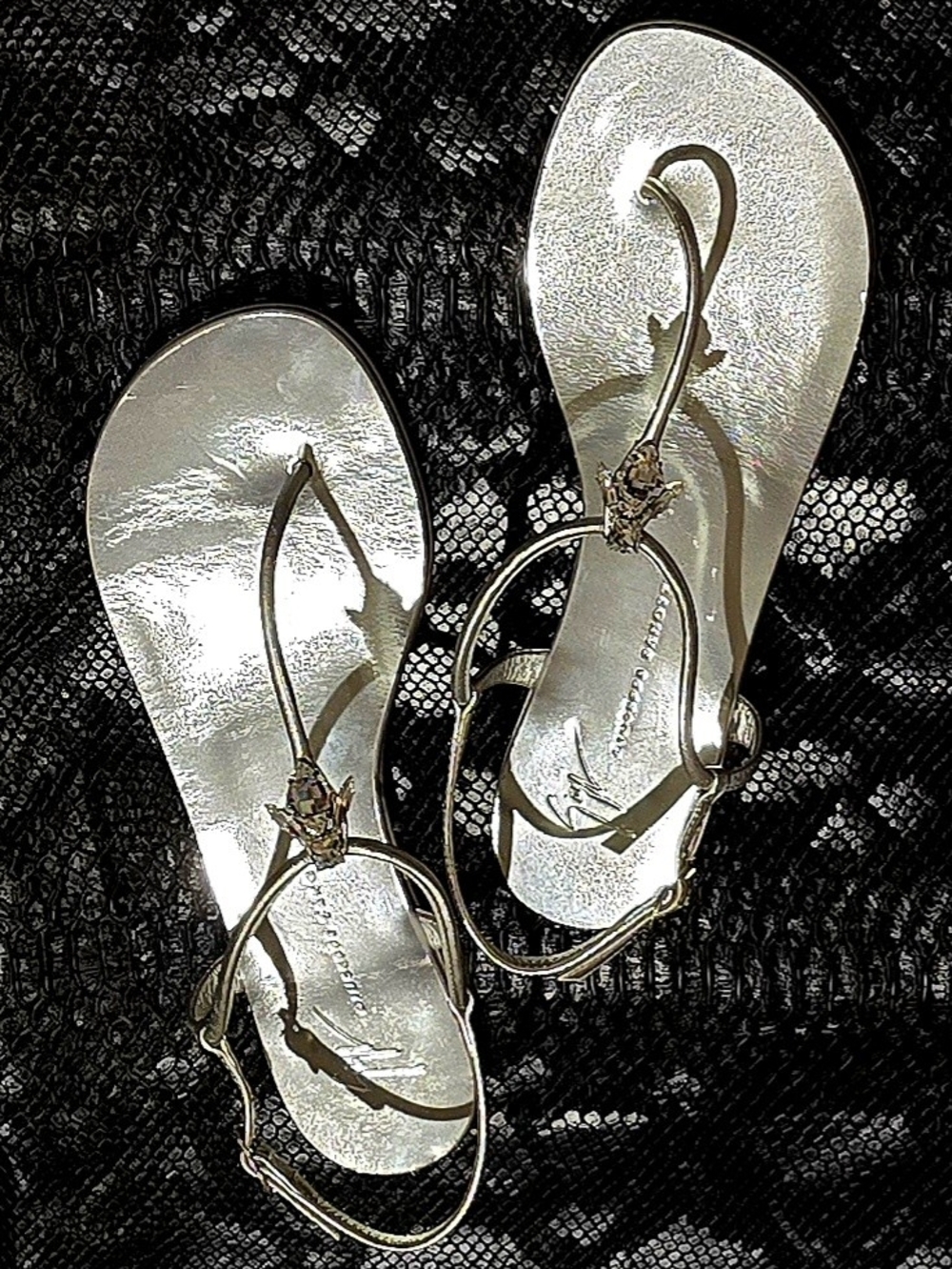 Giuseppe Zanotti Silver Metallic T-Strap Sandals - Picture 14 of 14